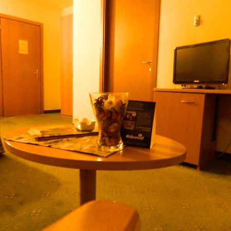 Ascot Lodging Cardano Al Campo Extérieur photo