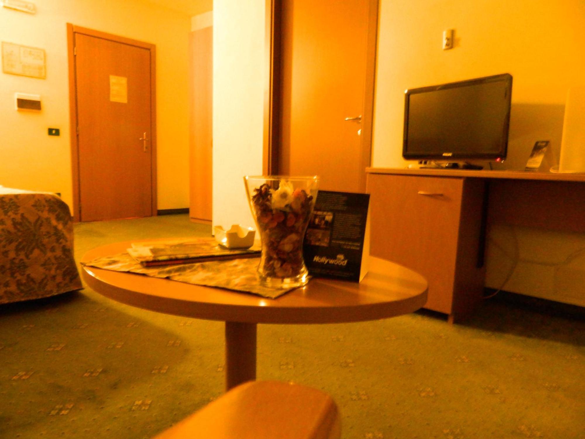 Ascot Lodging Cardano Al Campo Extérieur photo