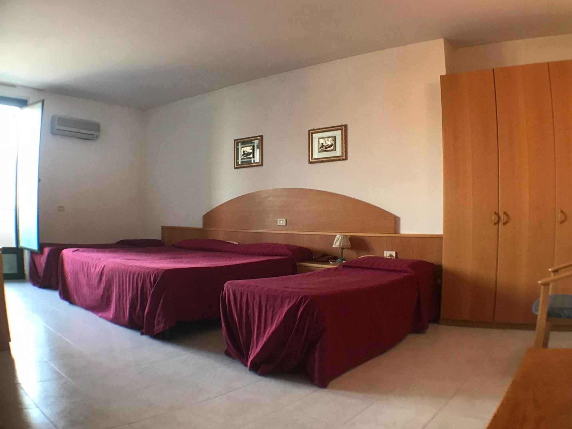 Ascot Lodging Cardano Al Campo Chambre photo