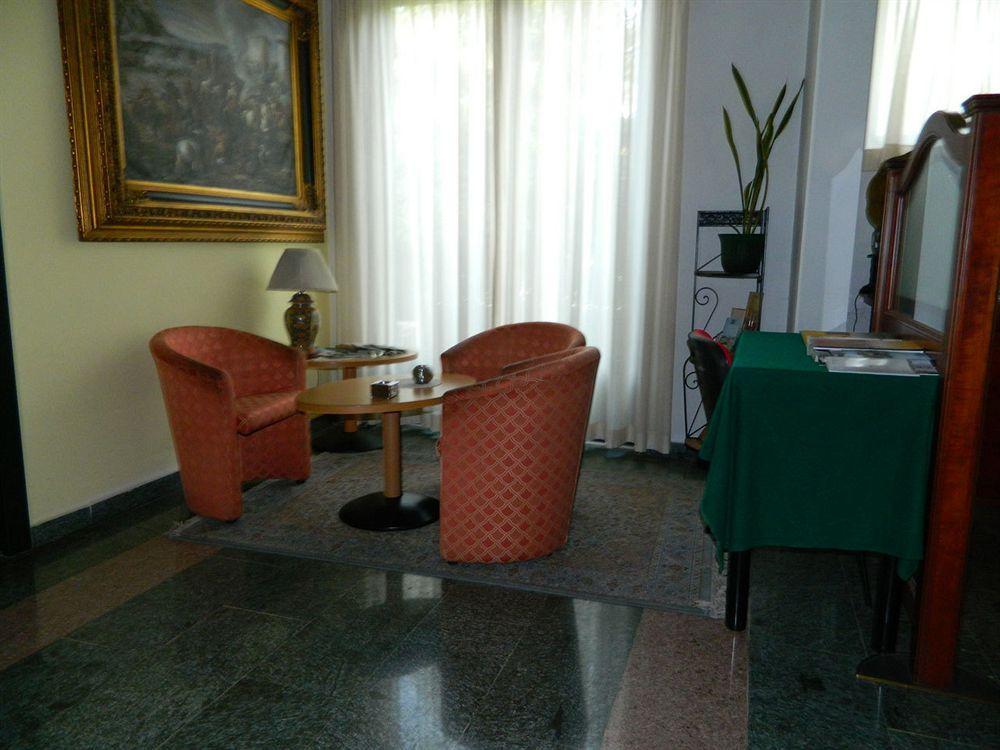 Ascot Lodging Cardano Al Campo Extérieur photo