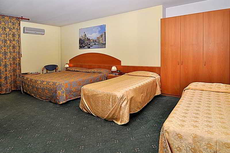 Ascot Lodging Cardano Al Campo Extérieur photo