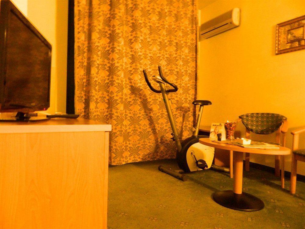 Ascot Lodging Cardano Al Campo Extérieur photo